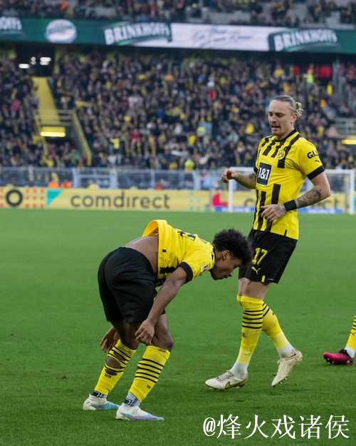 阿德耶米女友希望去大城市，多特很困惑；曼联已接触门德斯